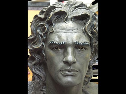 Antonio Banderas 420x315